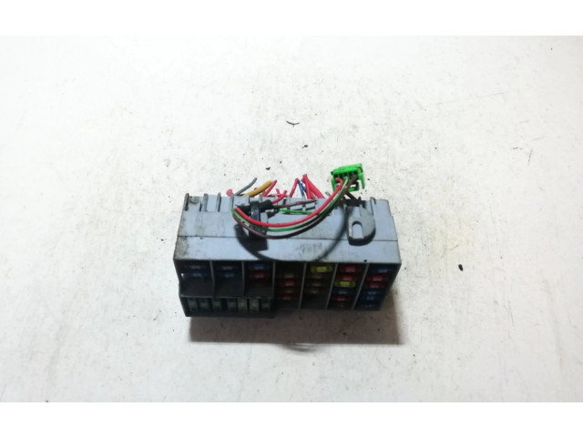 Блок предохранителей 8637669 Volvo XC90