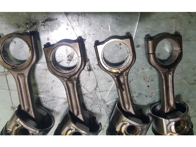 Píst Peugeot 3008 I