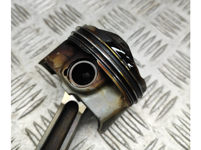 Píst Ford Fiesta YYJB