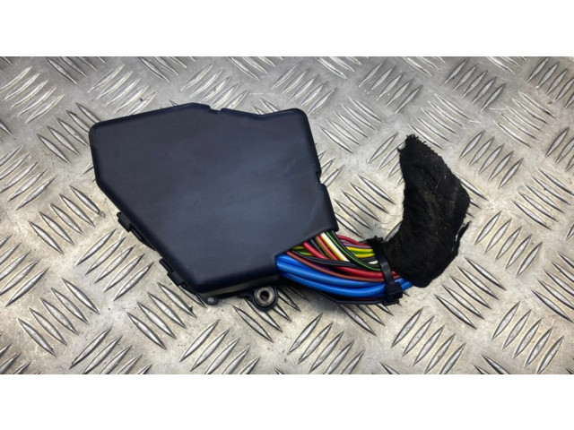   Pojistková skříňka 8D1941824   Audi A3 S3 8L 2001