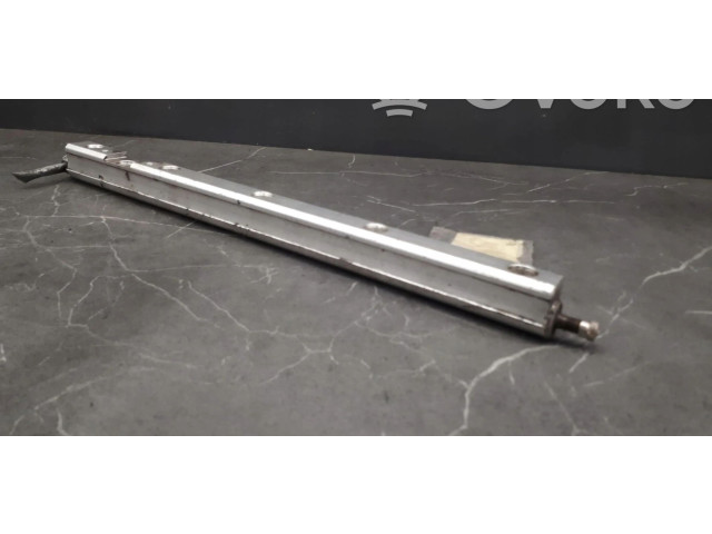 Vstřikovací lišta 9146038 Volvo 850