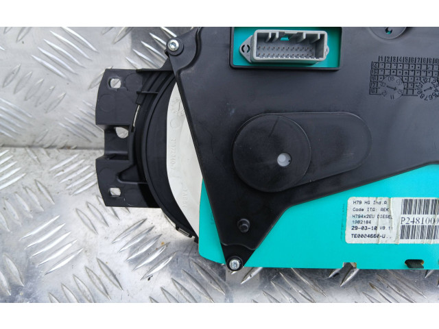 Панель приборов P248100029R Dacia Duster