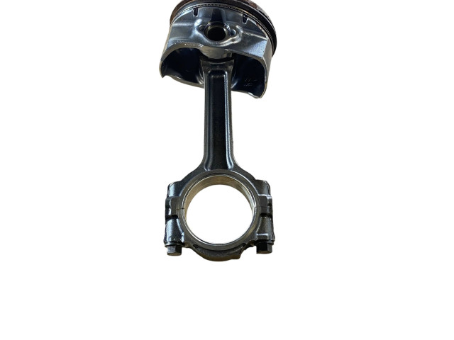 Поршень с шатуном 12714549, 12656875 Chevrolet Camaro