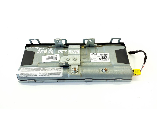 Подушка безопасности для колен 5G2880842C Skoda Octavia Mk3 (5E)