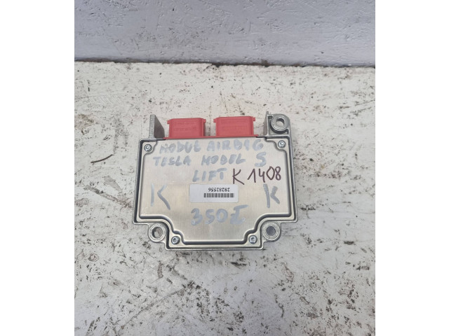 Řídící jednotka 1031643-00-b   Tesla Model S 2016