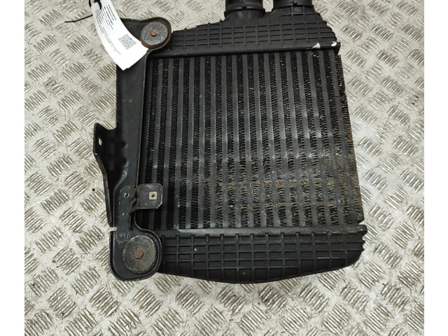 Радиатор интеркулера 670035636, 16484793 Maserati Levante