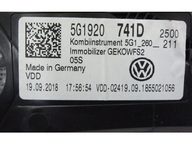 Панель приборов 5G1920741D Volkswagen Golf VII