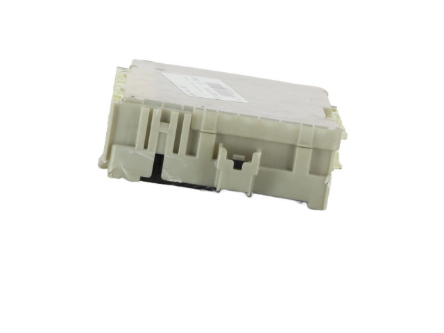 Pojistková skříňka Řídící jednotka BSM 892200D121 Toyota Yaris 2015