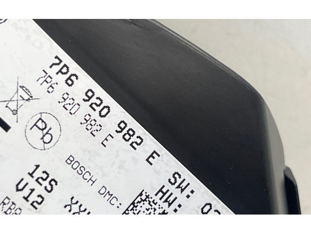 Přístrojová deska Volkswagen Touareg II 2012 7P6920982E