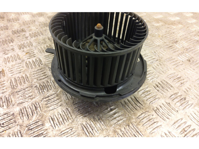 Вентилятор печки F997167J Skoda Yeti (5L)