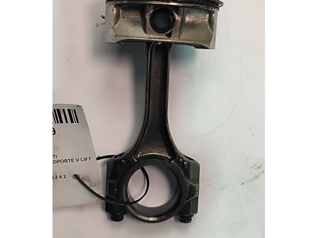 Шатун      Maserati Quattroporte  