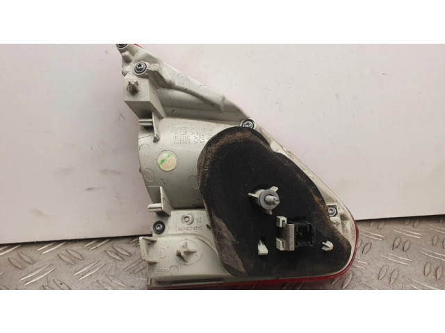 Задний фонарь правый 9678074580    Peugeot 2008 I   2013-2019 года