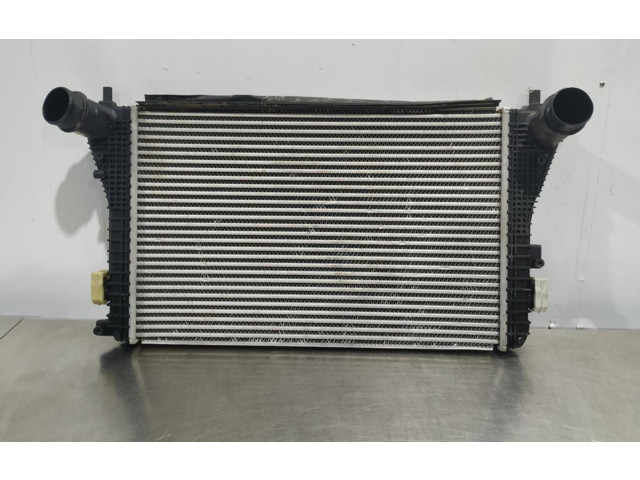 Интеркулер  1K0145803CG   Volkswagen Golf VII 