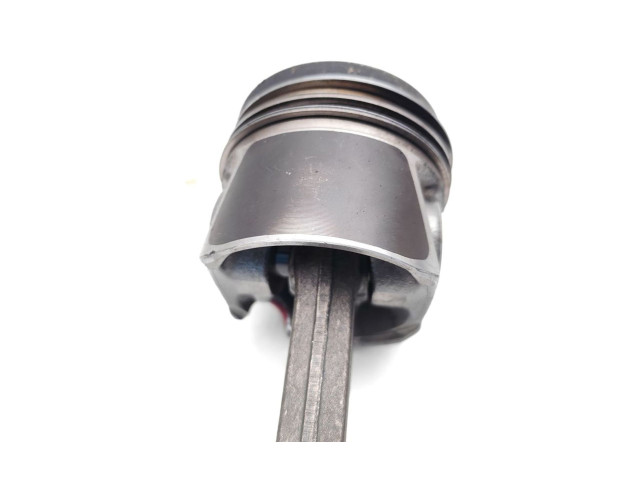  Поршень с шатуном    Audi A1  