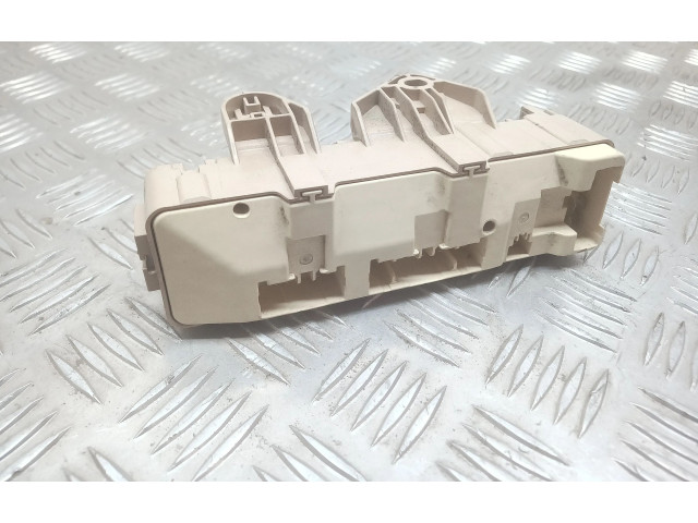 Pojistková skříňka 91070104 Mazda 626 1998