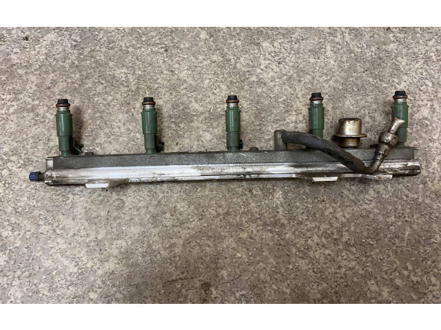 Vstřikovací lišta 9202710, 9470229 Volvo S80