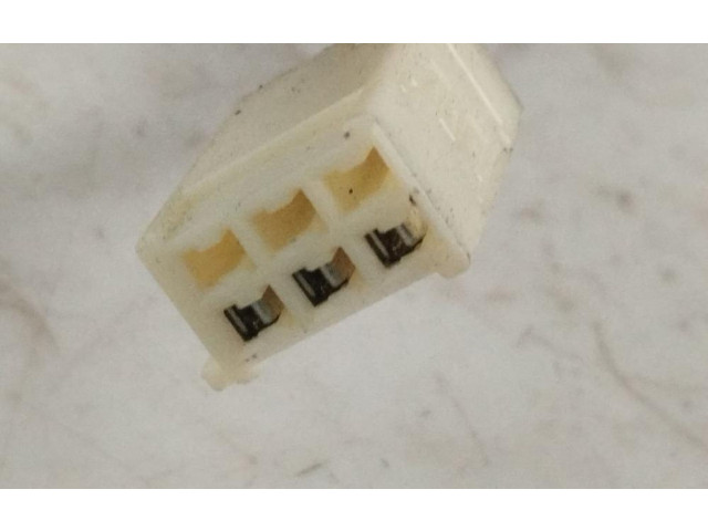 Зеркало электрическое        Toyota Yaris Verso  1999 - 2005 года   