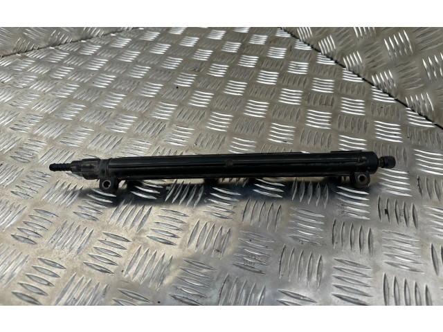 Vstřikovací lišta 06A133317AN Volkswagen Caddy