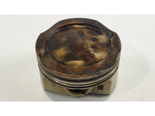 Píst 11258607933 BMW X5M F85 S63R