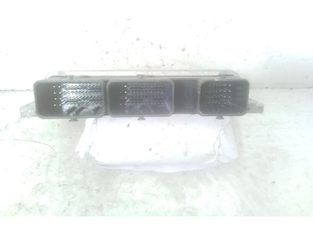 Řídící jednotka 237102071r, 237102071R Renault Clio IV 2014