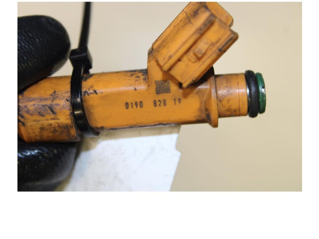 Vstřikovač Daihatsu Terios pro benzínový motor 1.3