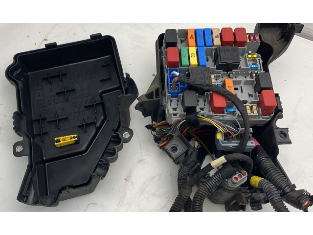   Pojistková skříňka    Alfa Romeo Giulietta 2011