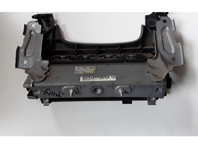 Подушка безопасности для колен TG09D04001   Mitsubishi Outlander