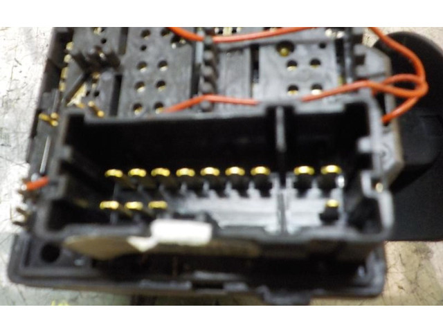 Ручка стеклоочистителей 8201168008 Dacia Lodgy