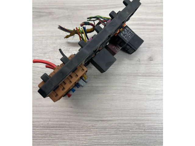 Pojistková skříňka 4A0937503A Audi A6 S6 C4 4A 1995