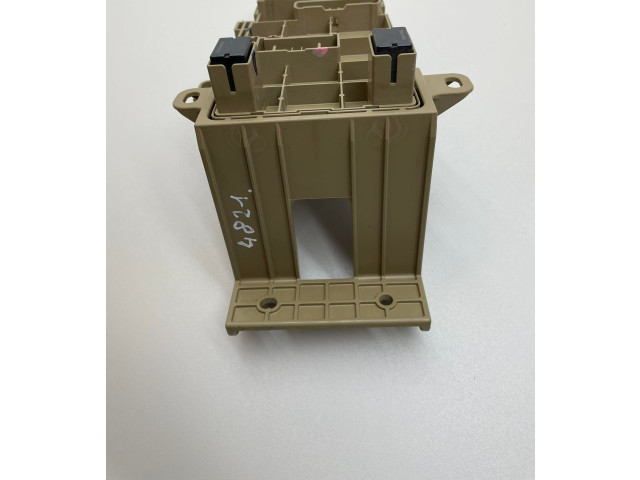 Блок предохранителей 82201FJ211, 805134   Subaru Forester SJ    