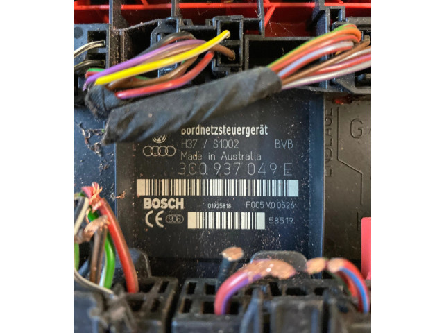 Блок предохранителей  3C0937049E, F005V00526   Volkswagen Touran I    