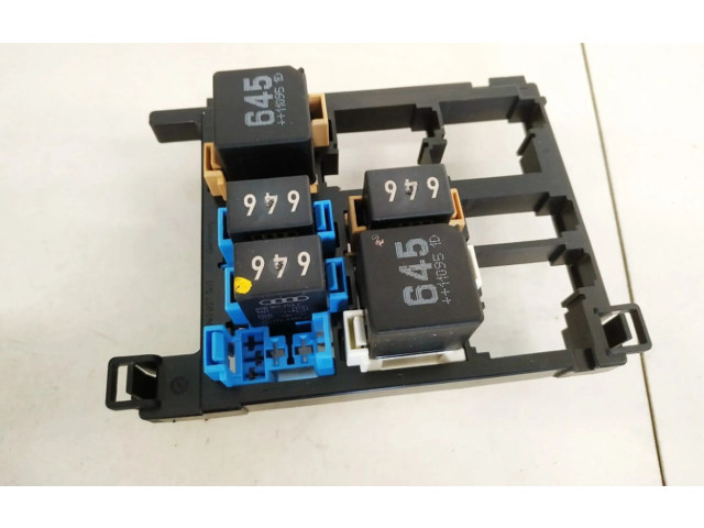 Блок предохранителей 7n0937503 Volkswagen Caddy