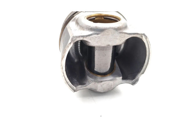 Píst    Ford Transit Custom     