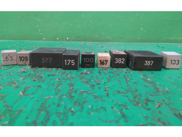 Блок предохранителей Audi A3 S3 8L