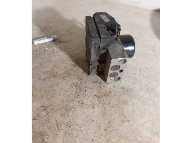 Блок АБС 8671224, 02W231   Volvo  V70  2000 - 2004 года