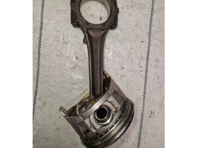 Píst Nissan Terrano