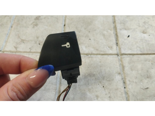 Включатель центрального замка