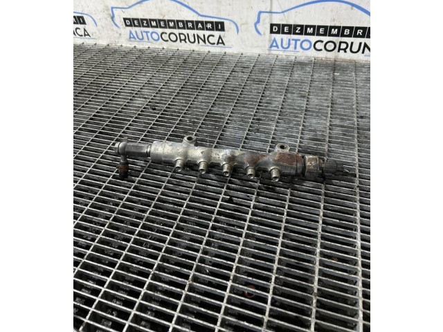 Топливная рампа Subaru Forester SH для двигателя EE20