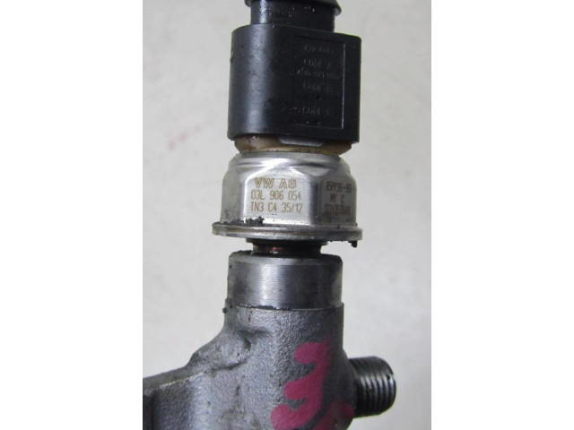 Топливная рампа 057130764AB Audi Q3 8U для двигателя CFF