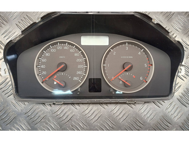 Спидометр (приборный щиток) 30710071, 8697035   Volvo V50    