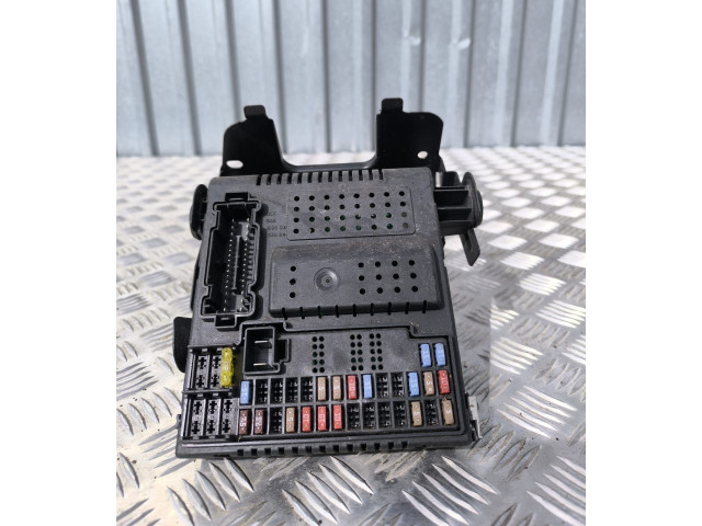 Блок предохранителей 30765643   Volvo XC90    