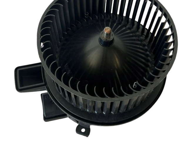 Вентилятор печки    4M1820021B, 4M1820021A   Audi Q8