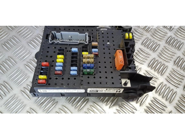 Блок предохранителей  28017881, 28017881REM   Volvo V70    