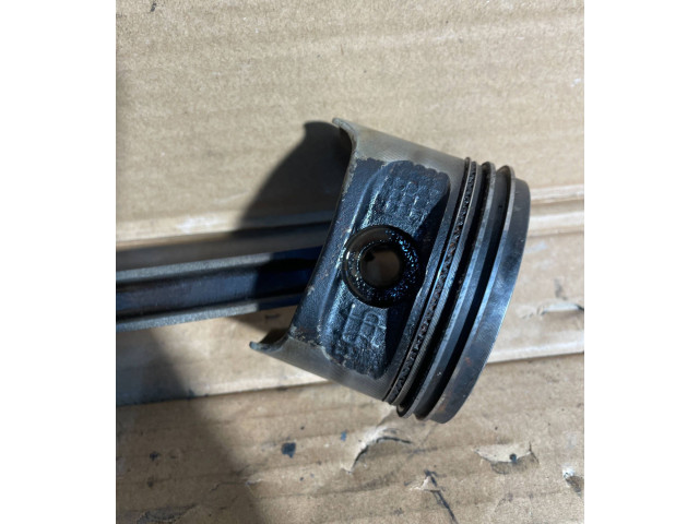 Píst 8A6G-AA2 Ford Fiesta STJB