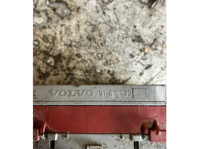Блок предохранителей 9162439 Volvo V70