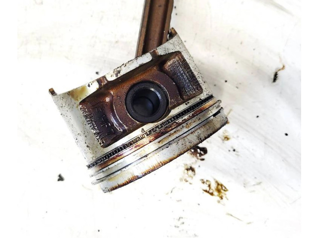 Поршень с шатуном Rover 620