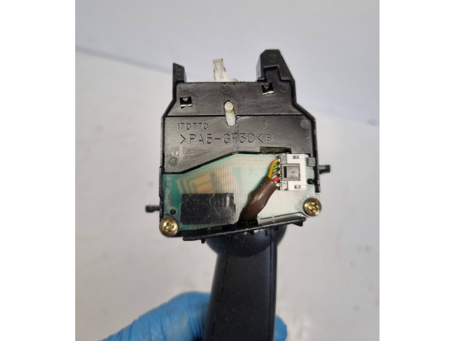 Ручка стеклоочистителей 17D770   Volvo V50