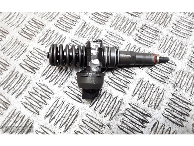 Форсунка 038130073AG    Volkswagen Jetta V   