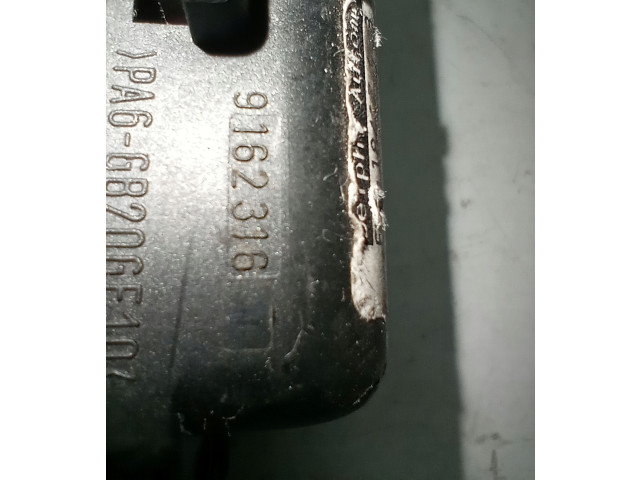 Блок предохранителей 9401802 Volvo S60