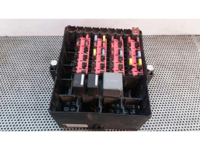 Блок предохранителей 8V5T14A005GJD Ford Fiesta